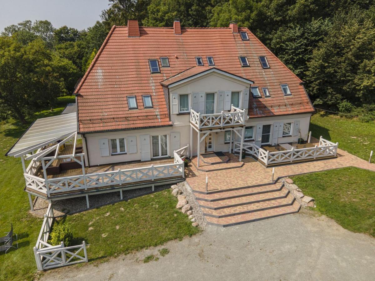 Gutshaus Silvitz: Beachside Retreat with Ahoi Spa Access Apartment Bergen Auf Rugen Exterior photo